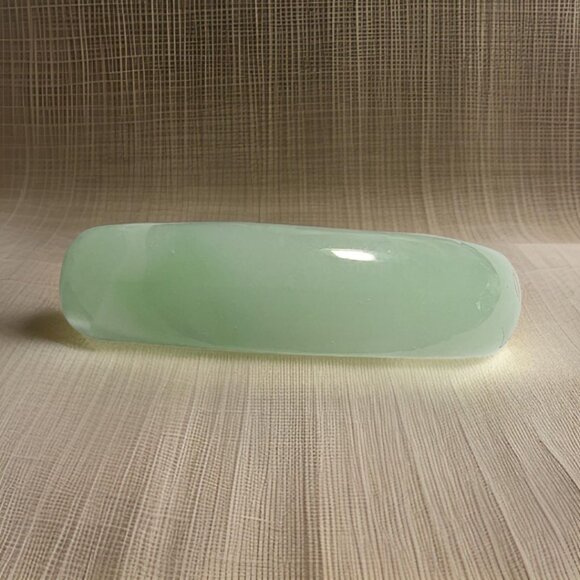 Green Jade Bangle - Picture 9 of 9